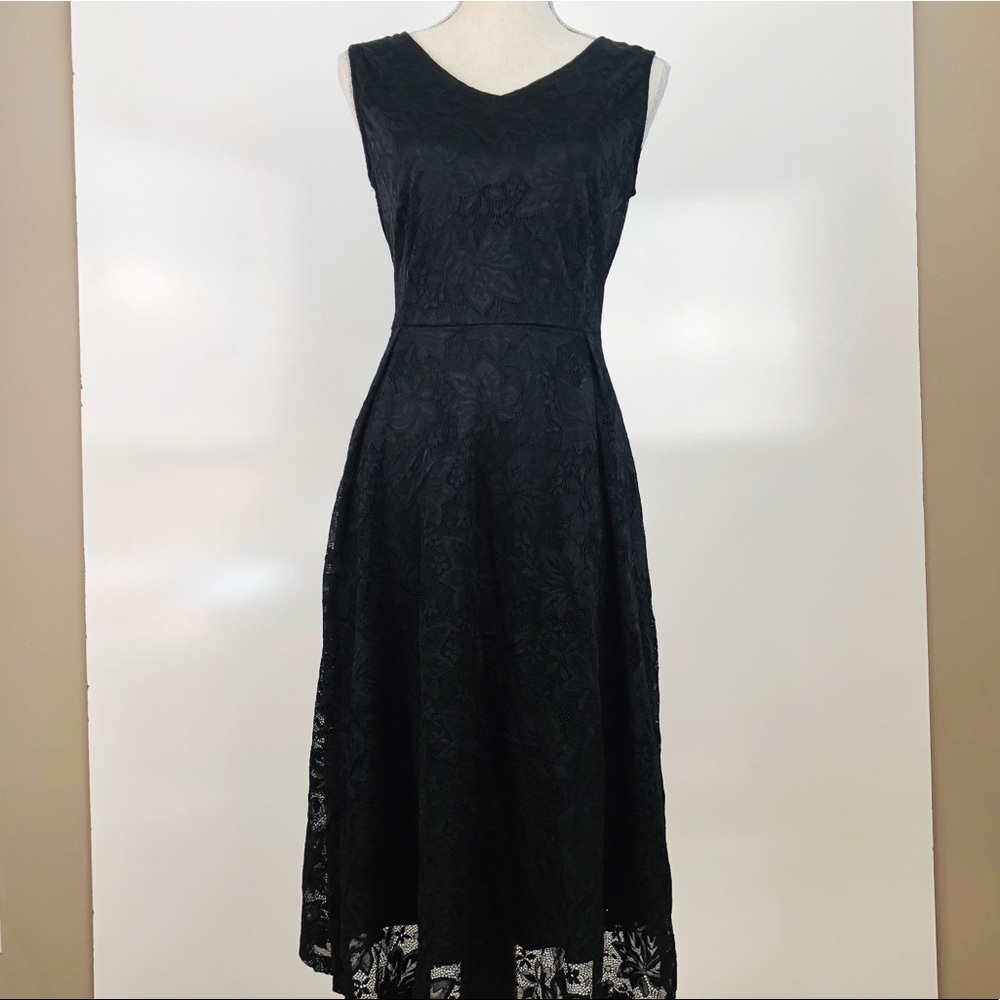 NOCTFLOS BLACK LACE FIT AND FLAIR SLEEVELESS DRESS